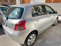 Usata Toyota Yaris 65 CV (47 kW) 2008 Grigio Berlina