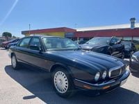 Usata Jaguar XJ8 237 CV (174 kW) 1998 Blu Berlina
