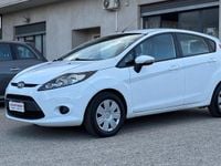 Usata Ford Fiesta 68 CV (50 kW) 2011 Bianco Utilitaria