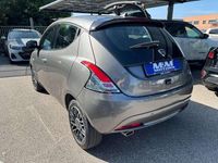 Usata Lancia Ypsilon S 69 CV (50 kW) 2024 Grigio scuro Utilitaria