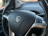 Usata Lancia Ypsilon 85 CV (62 kW) 2013 Bianco Utilitaria