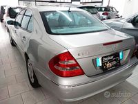 Usata Mercedes E280 Elegance 177 CV (130 kW) 2006 Grigio Berlina