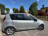 Usata Renault Scénic III 110 CV (80 kW) 2012 Grigio Monovolume