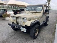 Usata Jeep Wrangler Laredo 103 CV (75 kW) 1990 Beige SUV