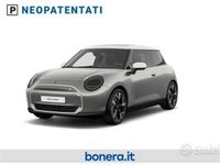 Nuova Mini Cooper SE Favoured 160 kW (218 CV) 2025 Melting silver iii Utilitaria
