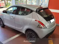 Usata Lancia Ypsilon Silver 69 CV (50 kW) 2024 Verde Utilitaria