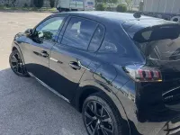 Usata Peugeot 208 GT 101 CV (74 kW) 2023 Nero Utilitaria