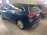 Usata Mercedes B220 190 CV (139 kW) 2019 Blu/azzurro Monovolume