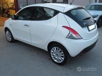 Usata Lancia Ypsilon Gold 69 CV (50 kW) 2012 Bianco Utilitaria