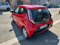 Usata Toyota Aygo X-clusiv 69 CV (50 kW) 2015 Rosso Utilitaria