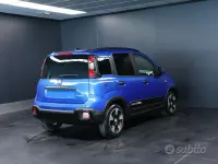 Nuova Fiat Panda Cross 65 CV (47 kW) 2026 Blu Utilitaria