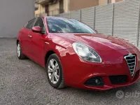Gebraucht Alfa Romeo Giulietta 120 PS (88 kW) 2012 Rot Kleinwagen