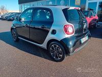 Usata Smart ForFour Passion 71 CV (52 kW) 2016 Nero Utilitaria