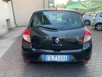 Usata Renault Clio II 74 CV (54 kW) 2011 Nero Berlina