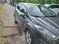 Usado Ford Fiesta 75 HP (55 kW) 2017 Cinzento Citadino