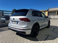Usata VW Tiguan R-line 200 CV (147 kW) 2022 Argento SUV