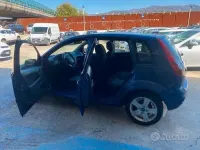 Usata Ford Fiesta Ghia 75 CV (55 kW) 2008 Blu Utilitaria