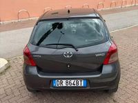 Usata Toyota Yaris 90 CV (66 kW) 2008 Grigio Utilitaria