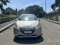 Usata Peugeot 208 Access 68 CV (50 kW) 2015 Grigio Utilitaria