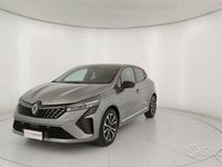 Begagnad Renault Clio V Techno 91 HK (66 kW) 2024 Grå Sedan