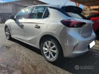 Usado Opel Corsa Elegance 75 HP (55 kW) 2023 Prateado Sedan