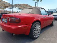 Usata Mazda MX5 116 CV (85 kW) 1992 Rosso Cabrio