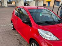 Usata Peugeot 107 68 CV (50 kW) 2010 Rosso Utilitaria