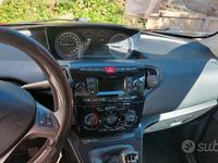 Usata Lancia Ypsilon 69 CV (50 kW) 2018 Rosso Utilitaria