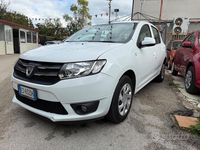 Usata Dacia Sandero Lauréate 75 CV (55 kW) 2014 Bianco Berlina