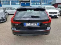 Usata Volvo V60 CC Business Edition 190 CV (139 kW) 2019 Nero Station wagon