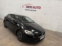 Usata Volvo V40 R-Design 119 CV (87 kW) 2019 Nero Berlina