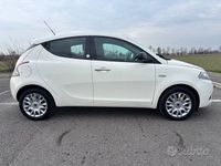 Usata Lancia Ypsilon 69 CV (50 kW) 2016 Bianco Utilitaria