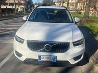 Usata Volvo XC40 Momentum 129 CV (94 kW) 2021 Bianco SUV
