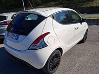 Usata Lancia Ypsilon Silver 69 CV (50 kW) 2022 Bianco Utilitaria