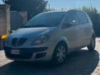 Usata Lancia Musa Platinum 101 CV (74 kW) 2005 Grigio Monovolume
