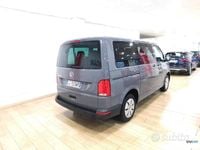 Usata VW Caravelle Trendline 110 CV (80 kW) 2022 Grigio Monovolume