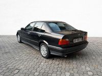 Usata BMW 318 140 CV (102 kW) 1994 Grigio Berlina