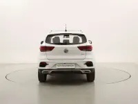 Usata MG ZS Luxury 111 CV (81 kW) 2022 Bianco SUV
