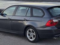 Usata BMW 318 143 CV (105 kW) 2008 Grigio Station wagon