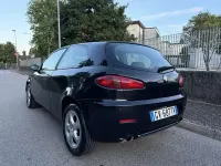Usata Alfa Romeo 147 105 CV (77 kW) 2008 Nero Utilitaria