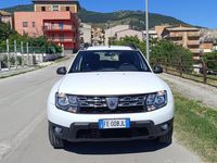 Usata Dacia Duster Lauréate 110 CV (80 kW) 2016 Bianco SUV