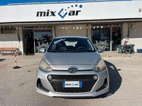 Gebraucht Hyundai i10 66 PS (48 kW) 2016 Silber Kleinwagen
