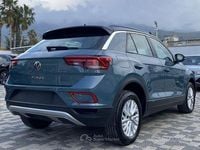Usata VW T-Roc Life 116 CV (85 kW) 2023 Nero SUV