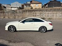 Usata Mercedes E220 170 CV (125 kW) 2011 Bianco Coupé