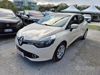 Usado Renault Clio IV 75 CV (55 kW) 2016 Amarillo Utilitario