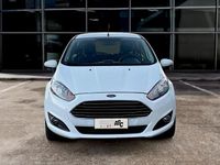Usata Ford Fiesta Titanium 60 CV (44 kW) 2013 Bianco Berlina