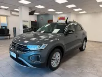 Usata VW T-Roc Style 150 CV (110 kW) 2023 Grigio SUV