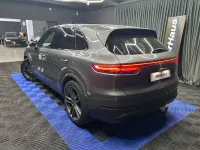 Usata Porsche Cayenne 340 CV (250 kW) 2021 Grigio quarzite SUV