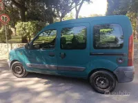 Usata Renault Kangoo 82 CV (60 kW) 2005 Bluazzurro Monovolume