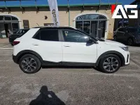 Usado Kia Stonic Style 120 CV (88 kW) 2021 Blanco SUV